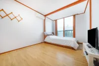 Samcheok Seaside Bed and Breakfast (Yonghwa Beach, Marine Cable Car, Marine Rail Bike)