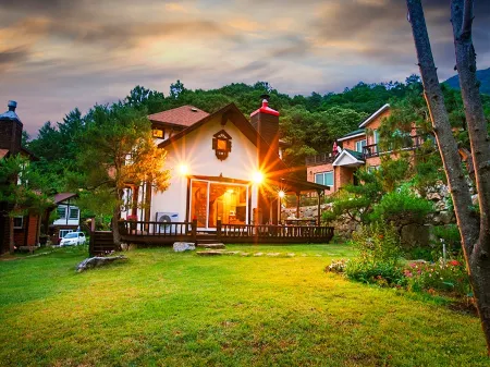 Yangpyeong Deulkkothyanggi Meomuneungot Pension Отели рядом со станцией Yongmun Station