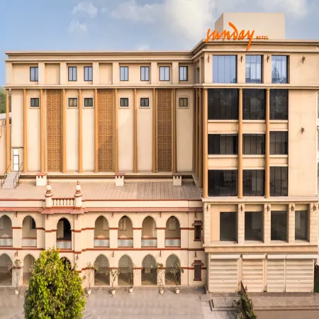 Sunday Hotel & Convention Centre by CheckIn, Vadodara