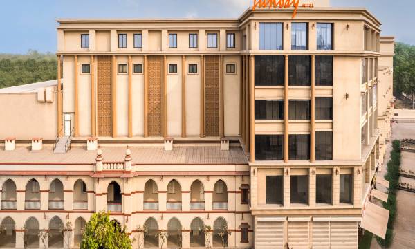 Sunday Hotel & Convention Centre by CheckIn, Vadodara