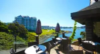 Spinnakers Brewpub & Guesthouses Hotels in Langford