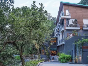 The Rosefinch Sarovar Portico