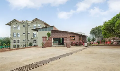 Treebo Vhyomaan Resort Hotels in Avakali