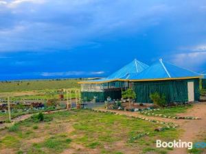 Amanya 2-Bed Lioness Family Tent in Amboseli