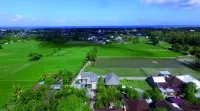 Summer Love Villa Hotels in Batu Layar