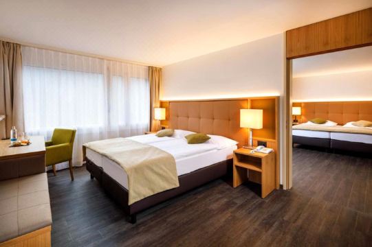 라마다 바이 윈덤 바덴 호텔 뒤 파크 외관