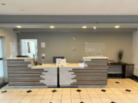 La Quinta Inn & Suites by Wyndham Tulare Hotels in Tulare