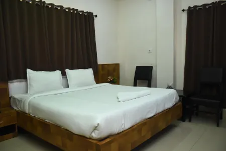 Hotel Knight Inn Guwahati Отели в г. Городской округ Камруп