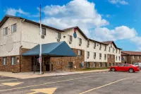 Econo Lodge Inn & Suites