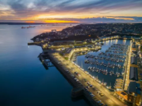 The Penthouse - 1 Bedroom Penthouse - Milford Haven Hotels in Milford Haven