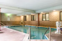 Quality Inn Royle Hotel di West Hills