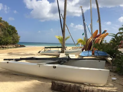 Seaside Villa with Housekeeping Staff - Las Terrenas Hotel di 