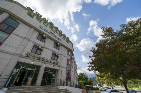 Sokcho Seoraksan Youth Hostel Отели рядом с достопримечательностью «Biryong Falls»