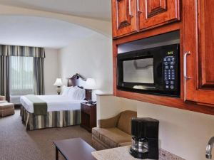 Holiday Inn Express & Suites Woodward Hwy 270