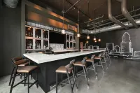 Aloft Charlotte City Center - bar