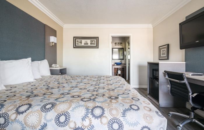Solaire Inn & Suites