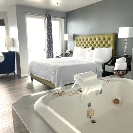 Tides Inn & Suites