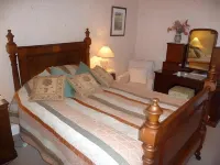 سبايلو بانك هاوس Hotels near كورستورفاين
