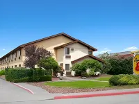 Super 8 by Wyndham Arcata فنادق في McKinleyville