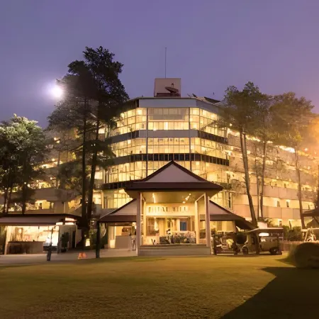Royal Hills Golf Resort and Spa Отели рядом с достопримечательностью «Водопад Ланрак»