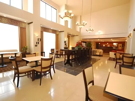 Hampton Inn & Suites Borger Отели в г. Борджер