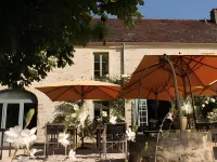 Les Deux Ponts Hotels in der Nähe von La Basilique Sainte Marie-Madeleine