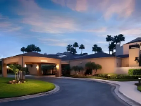 คอร์ทยาร์ด เซนต์ปีเตอร์สเบิร์ก เคลียร์วอเตอร์