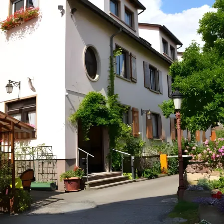 Logis Hôtel du Centre - Halte idéale en Cyclotourisme Avec Garage à vélos Clos