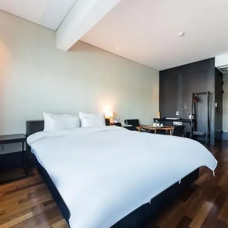 Yangpyeong Hotel Napoli Отели рядом с достопримечательностью «Галерея Shigan Toki»