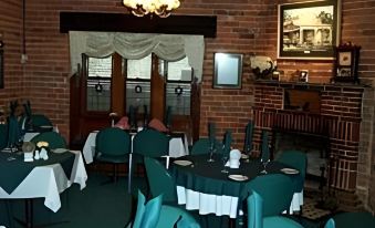 Forest Lodge Motor Inn & Restaurant
