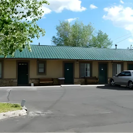 Lamplighter Lodge
