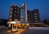 Deccan Pavilion Hotels near Kamarali Durvesh Dargah (Khed Shivapur Dargah)
