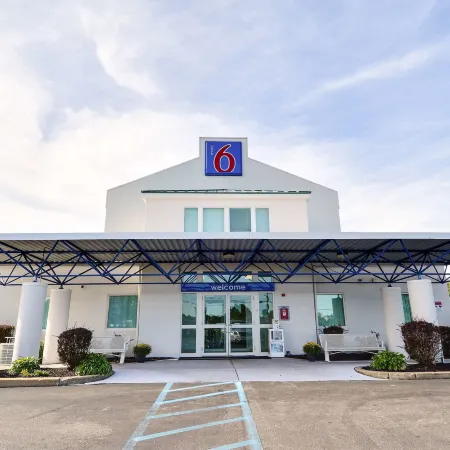 Motel 6 Tewksbury, MA - Boston