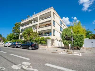 Le Paradou Hotels near Ball Packaging Europe