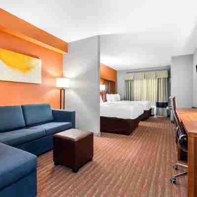 Comfort Suites Jackson I-40 Rooms