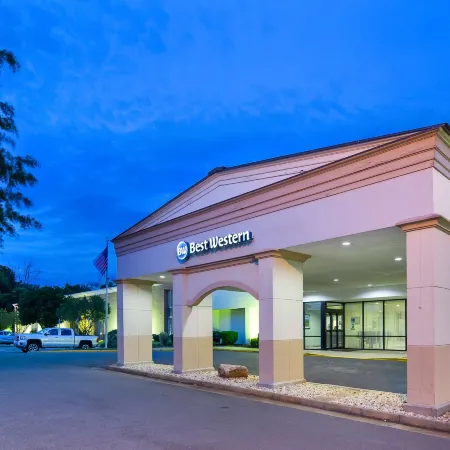 Best Western Leesburg Hotel  Conference Center