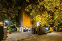 Kedari Residency Hotel a Mundhva