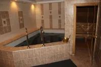 Alpari Hotel