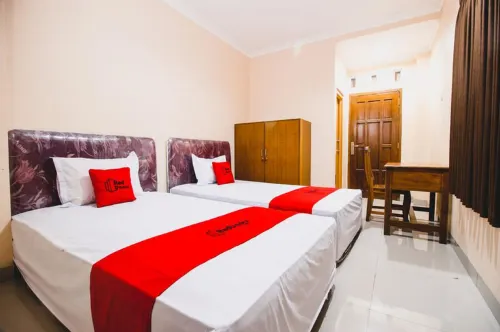 RedDoorz Plus @ Pogung Raya Hotel di Mlati