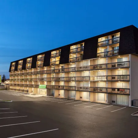 Wyndham Garden Niagara Falls Fallsview