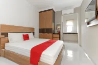 RedDoorz Plus Near Palembang Square Mall