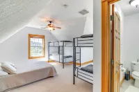 Lake Cumberland Retreat w/ Deck & Views! - Wifi