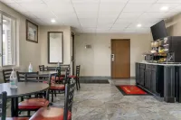 Econo Lodge Traverse City South - parking