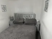 Beautiful 1-Bed House in Bradford Hotels in Yeadon