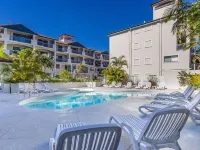 Bella Mare Coolangatta Beachside Apartments - Beach