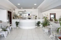 Kasteli Studios & Apartments Hotels in Geropotamos