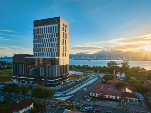 Crowne Plaza Penang Straits City