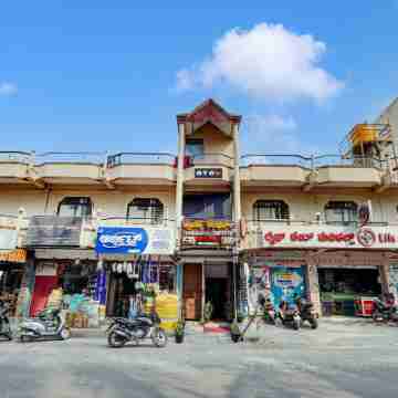 Shravanya Comforts Hotel Exterior