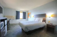 Travelodge by Wyndham Lincoln South - Bãi đậu xe