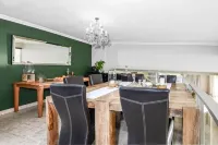 Capo Cabana Guesthouse Hotels in Plattekloof 3